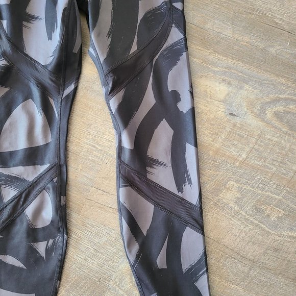 Athleta US Women's Size Small Tenacity 7/8 Tight Leggings Black Gray Athletic - Picture 2 of 11